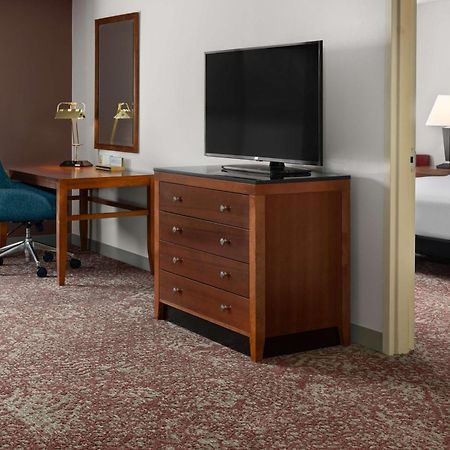 Hilton Garden Inn Milford Ngoại thất bức ảnh