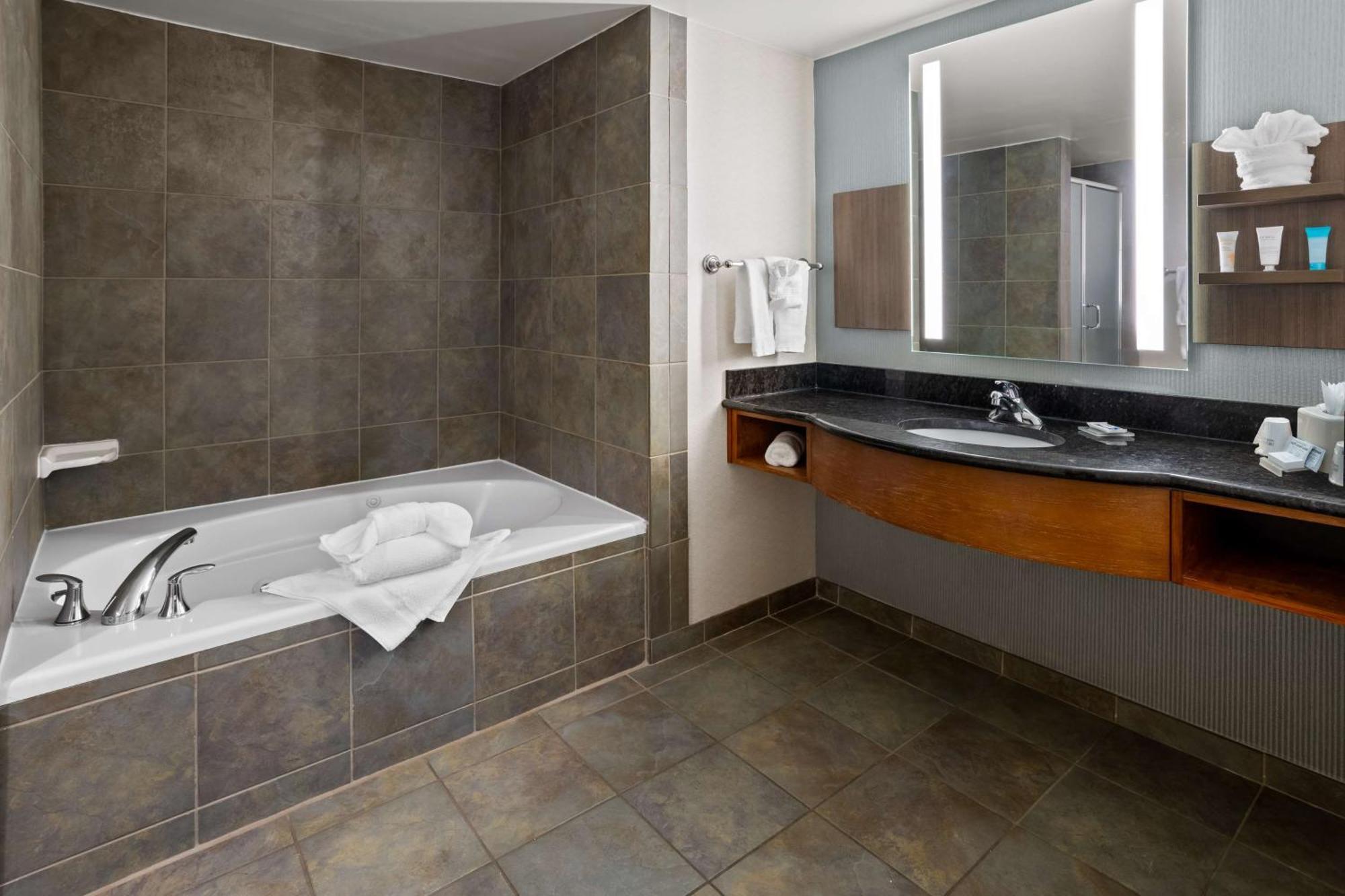 Hilton Garden Inn Milford Ngoại thất bức ảnh