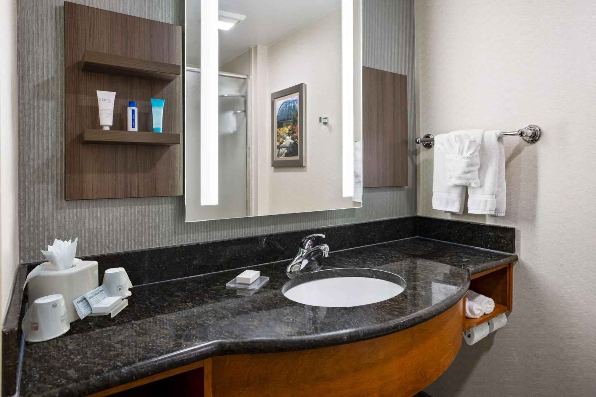 Hilton Garden Inn Milford Ngoại thất bức ảnh